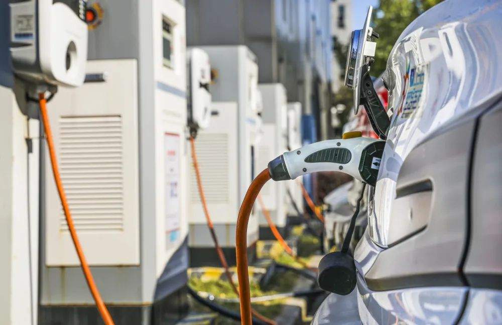 2022慕尼黑華南電子展特別觀察丨酷暑下現(xiàn)新短板，全產(chǎn)業(yè)鏈營(yíng)救大兵“EV”
